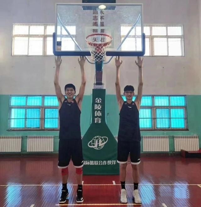 夏彦多高_夏彦高清壁纸竖屏SSR_夏彦高中时培养的兴趣爱好