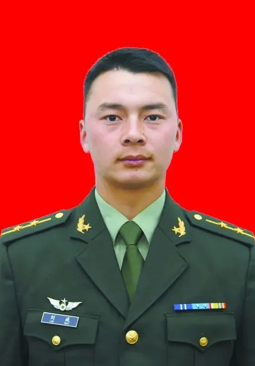 手机军人游戏-指尖间燃战火，荣耀战场