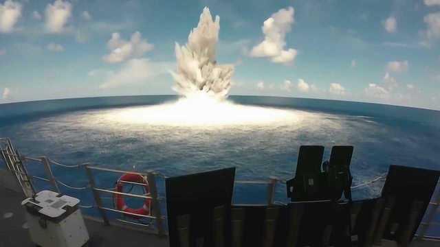深海炸弹_核弹深海爆炸_深海引爆核弹