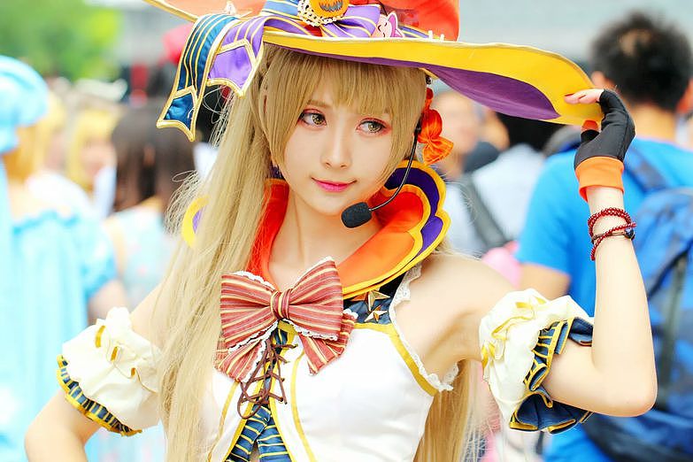 女孩子手机上玩的游戏_女儿爱玩手机游戏怎么办_女儿拿妈妈手机玩游戏