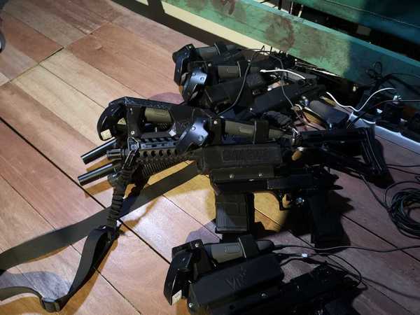 射击游戏苹果手机多人游戏-弹无虚发：逼真细腻画面引爆全球玩家
