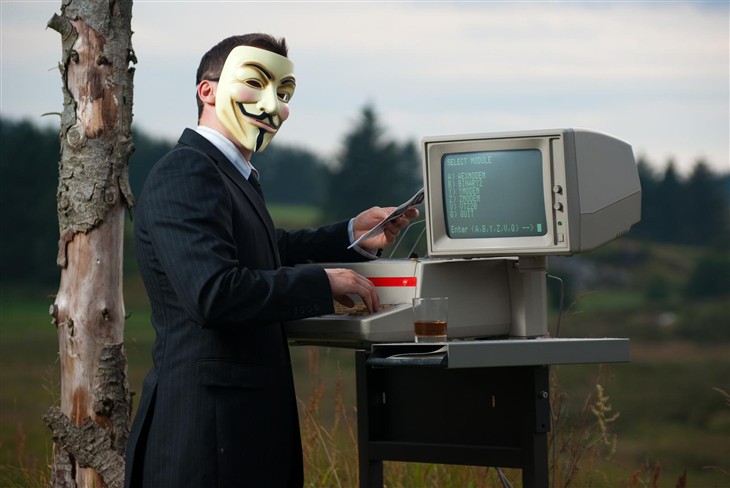 黑客游戏手机版_黑客解谜游戏_手机黑客游戏解说视频