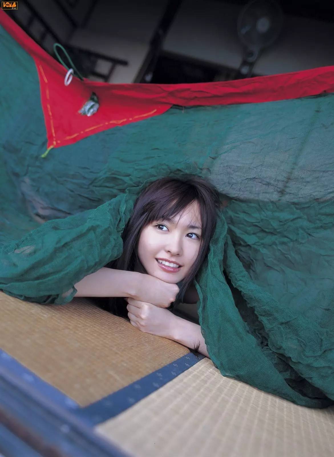 手机av美女游戏-沉迷 av 美女游戏的反思：快餐式娱乐能否