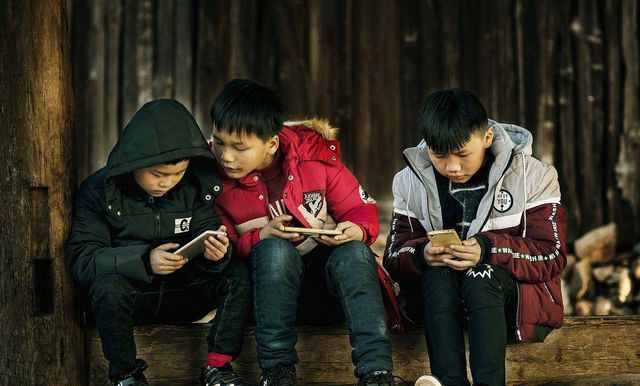 娃在家适合带手机游戏吗_适合在家带娃的手机游戏_适合孩子在家玩儿的游戏